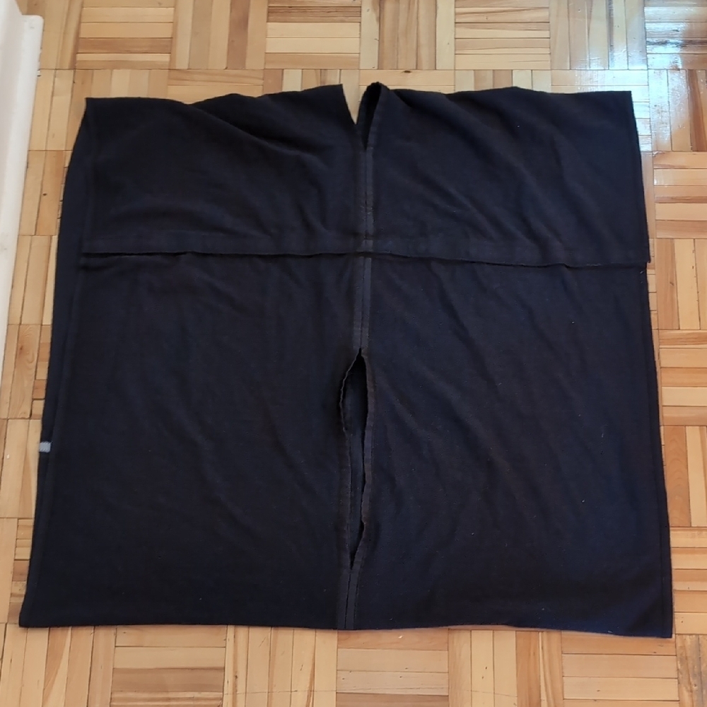 Lululemon Vinyasa Snap Button Wrap Scarf